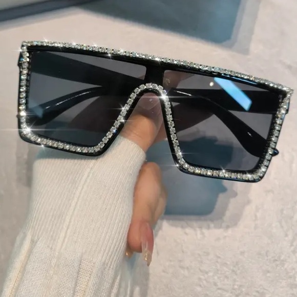 Accessories - BOGO! The Janelle Crystal Oversized Womens flat Sunglasses - Boutique NEW